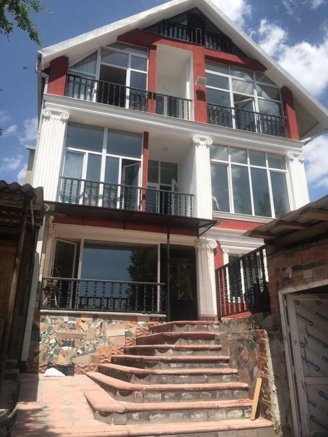 Hotel NADIKVARI Tbilisi Buitenkant foto