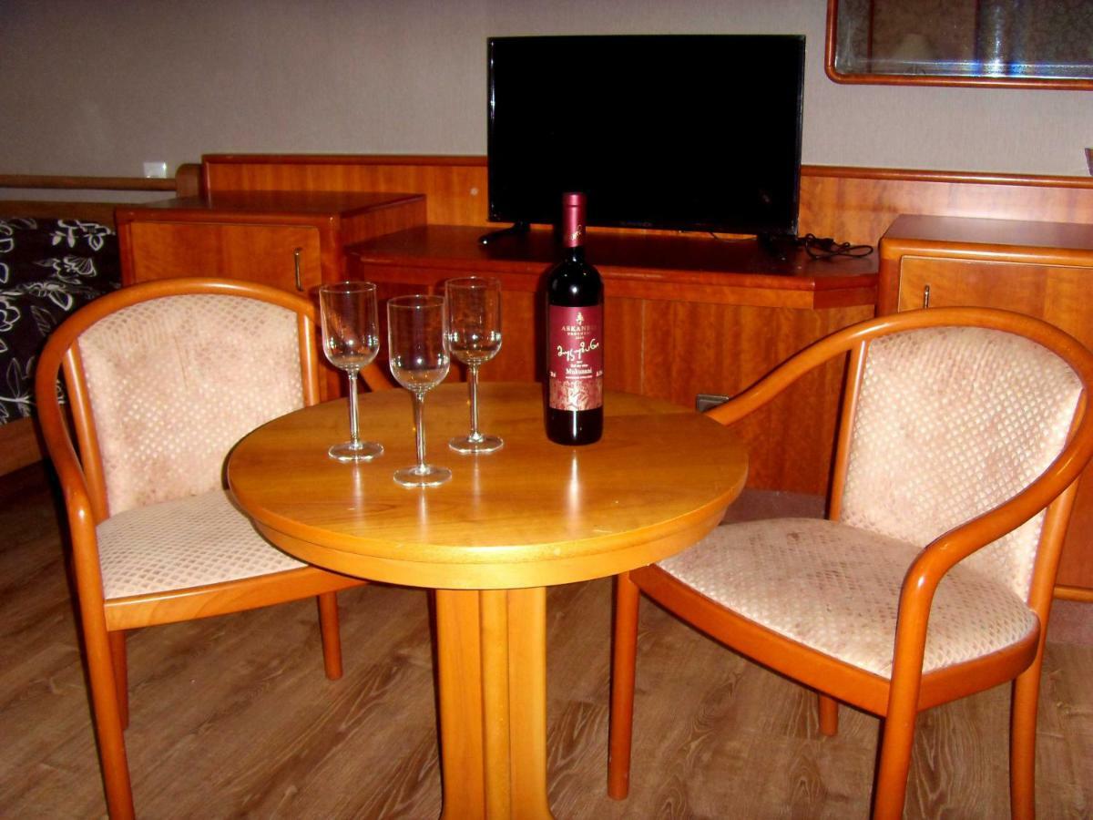 Hotel NADIKVARI Tbilisi Buitenkant foto